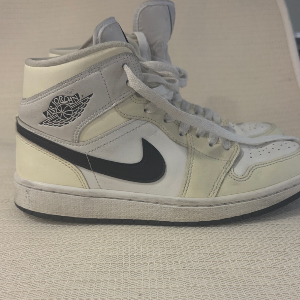 Nike Air Jordan High-Top Sneakers - Cream and Black